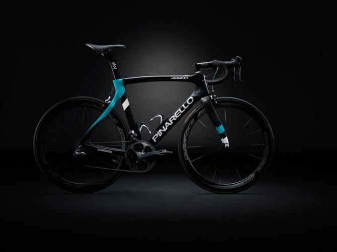 p17_teamsky2016_lateraleb_670.jpg