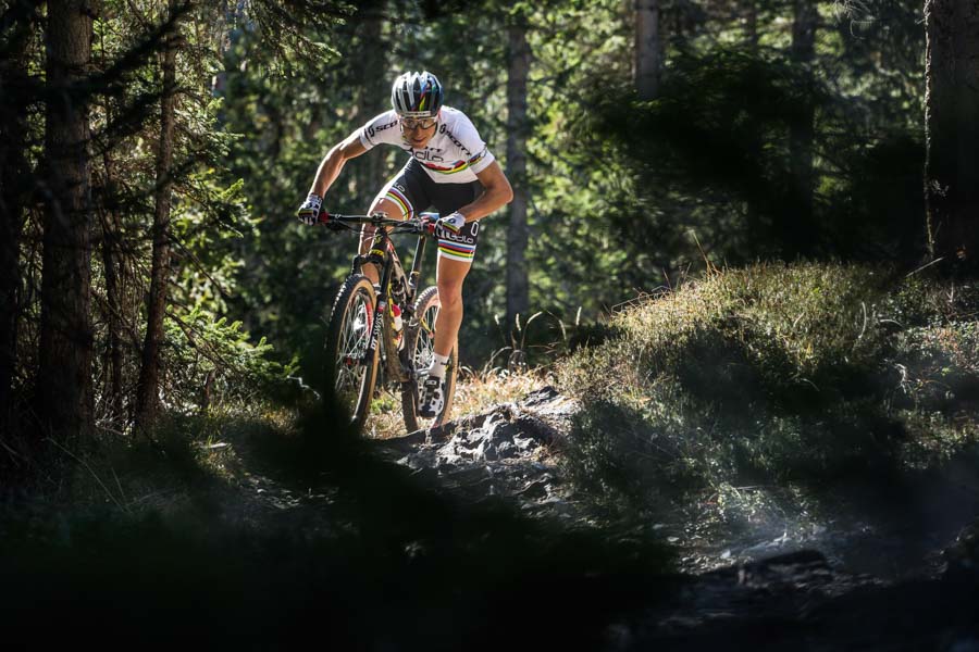 SCOTT-ODLO_Nino Schurter_Action-Image_2016_Bike_SCOTT-Sports_01.jpg