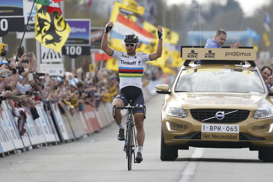 SAGAN-Peter068pp-1-Yuzuru Sunada.jpg