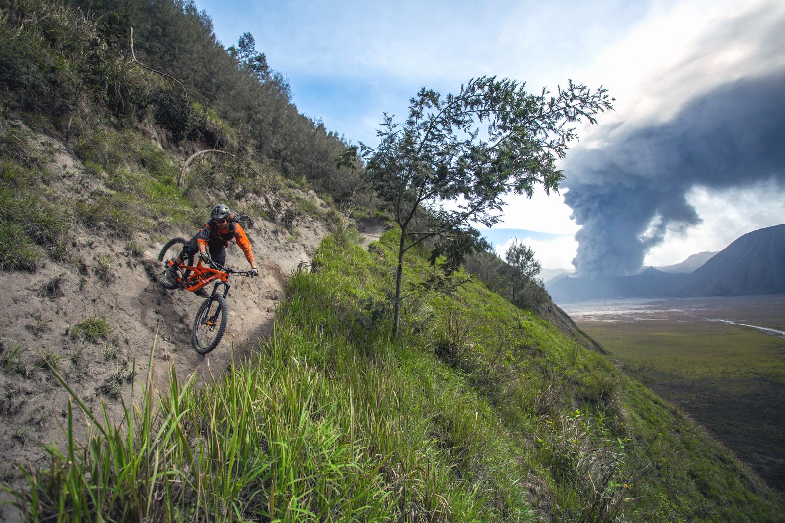 201604-KURT SORGE- BROMO MOUNT- by Rob Dunnet-1.jpg