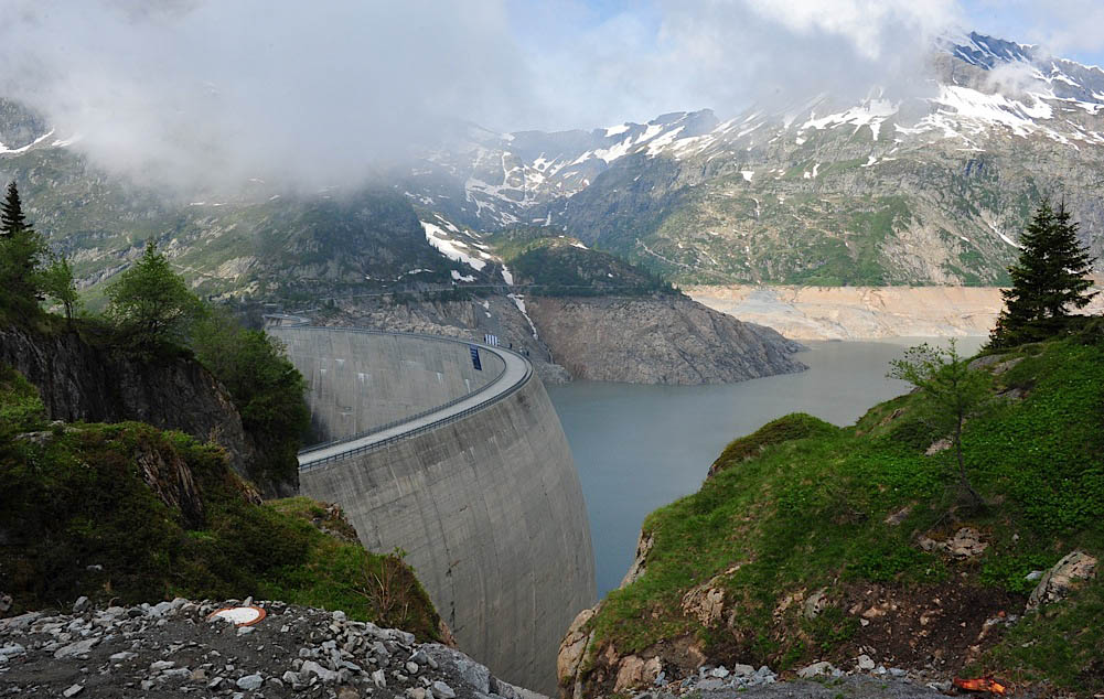 Looking down from the finishing climb at the Finhaut Dam.jpg