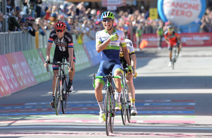 Stage-14-Esteban-Chaves-wins-photo-Sirotti.jpg