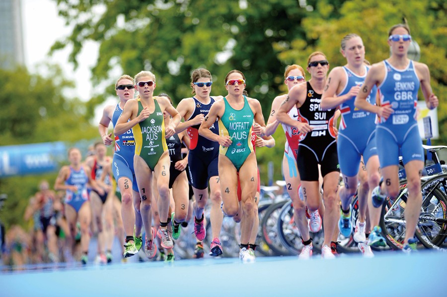 2013 London WCS women's run - credit Delly Carr ITU.JPG