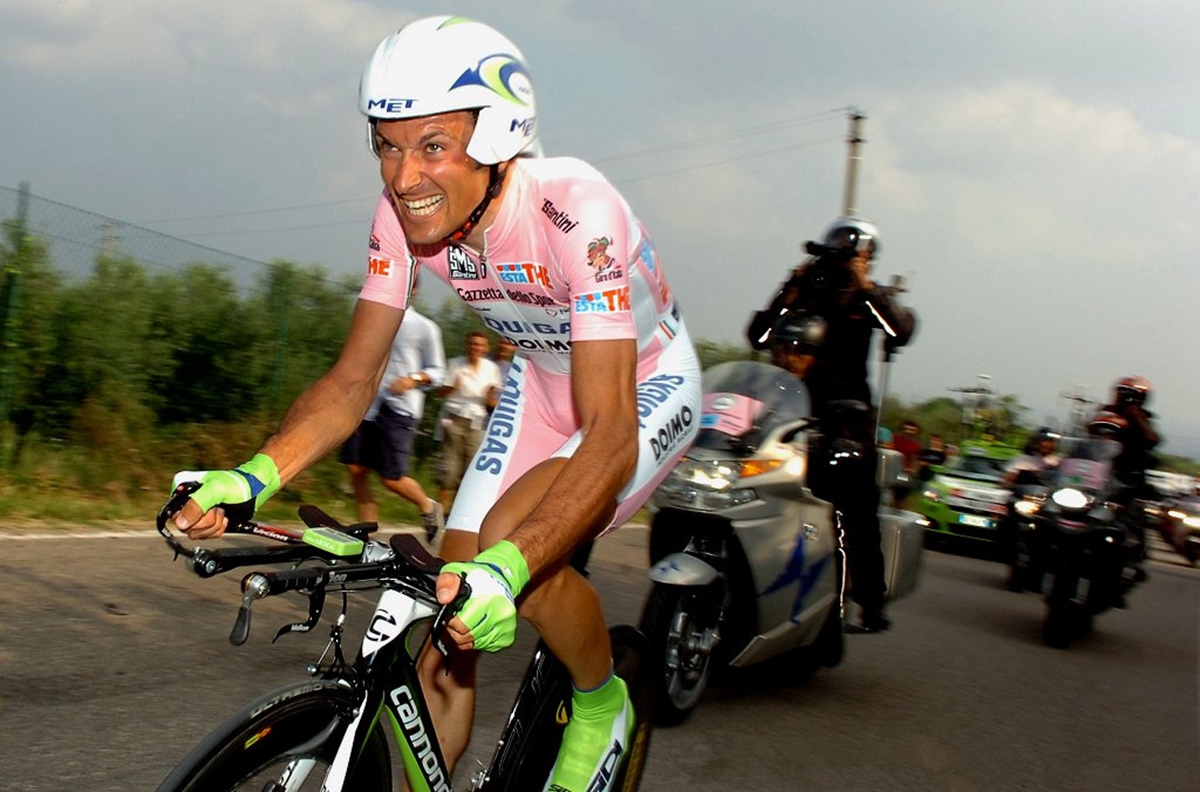 2010_giro_d_italia_stage21_verona_time_trial_ivan_basso_pink_jersey_liquigas1.jpg