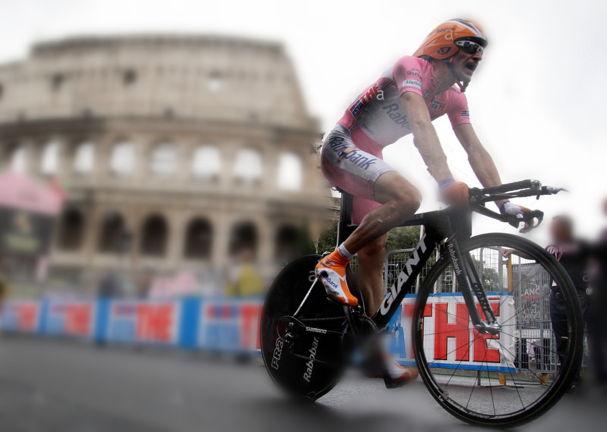 rabobank-rider-denis-menchov-of-russia-rides-past-the-ancient-colosseum-GNXD5B.jpg