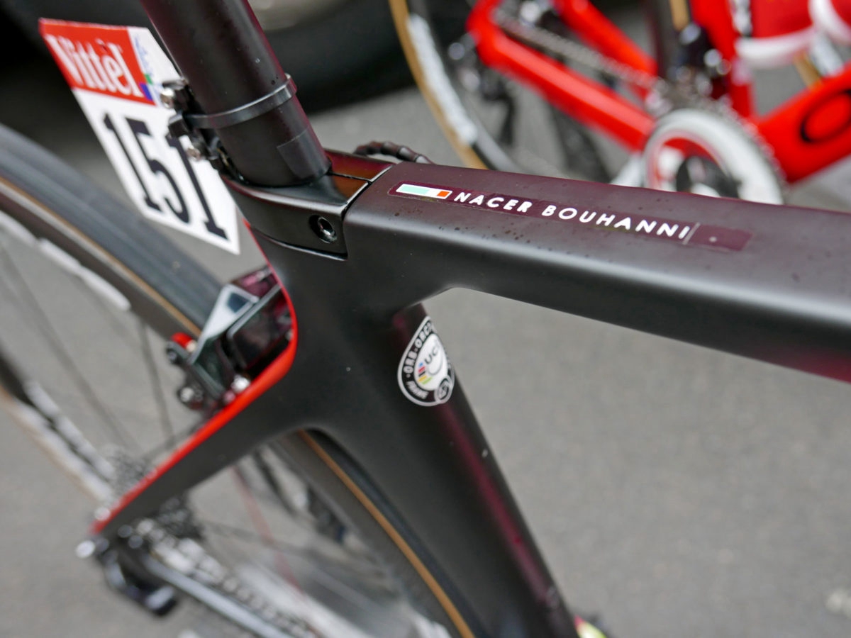Orbea-Orca-Aero-OMR_carbon-aerodynamic-road-race-bike_Le-Tour-2017_Cofidis_06_seatclamp.jpg