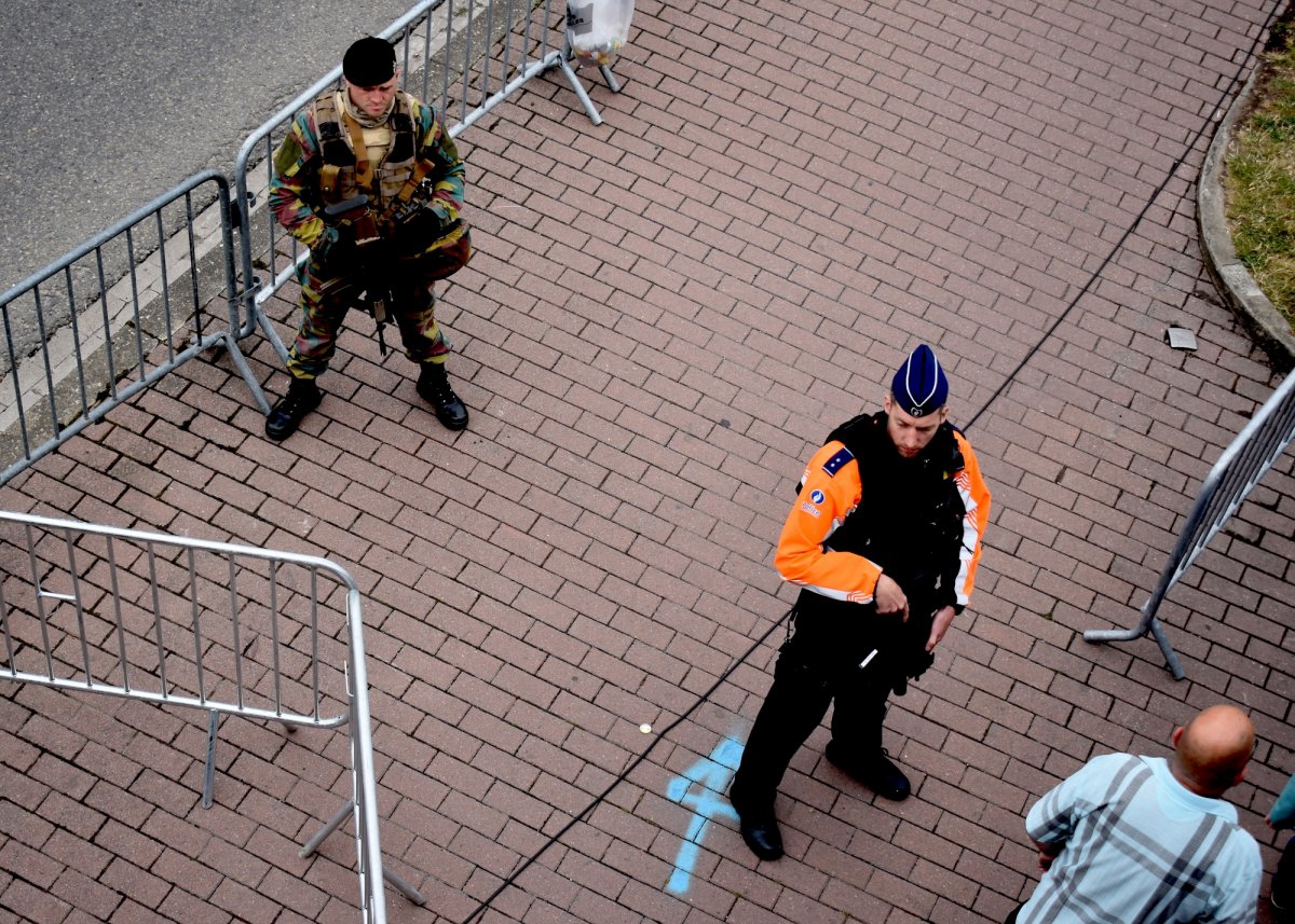 armed-police-officers-checked-spectators-bags-and-kept-vigilant-in-the-otherwise-festive-race-atmosphere.jpg