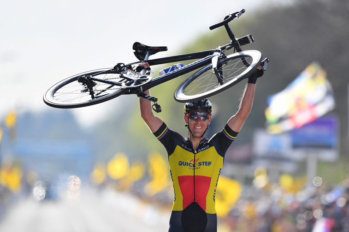 Philippe_Gilbert_Contract_2.jpg