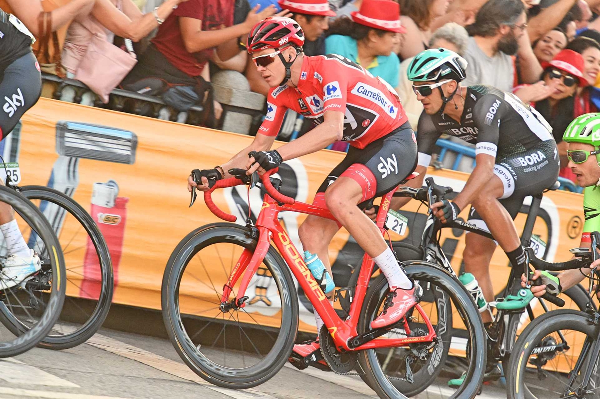 Chris-Froome-Pinarello-Dogma-F10-red-jersey-Team-Sky-Vuelta-a-Espana-pic-Sirotti.jpg