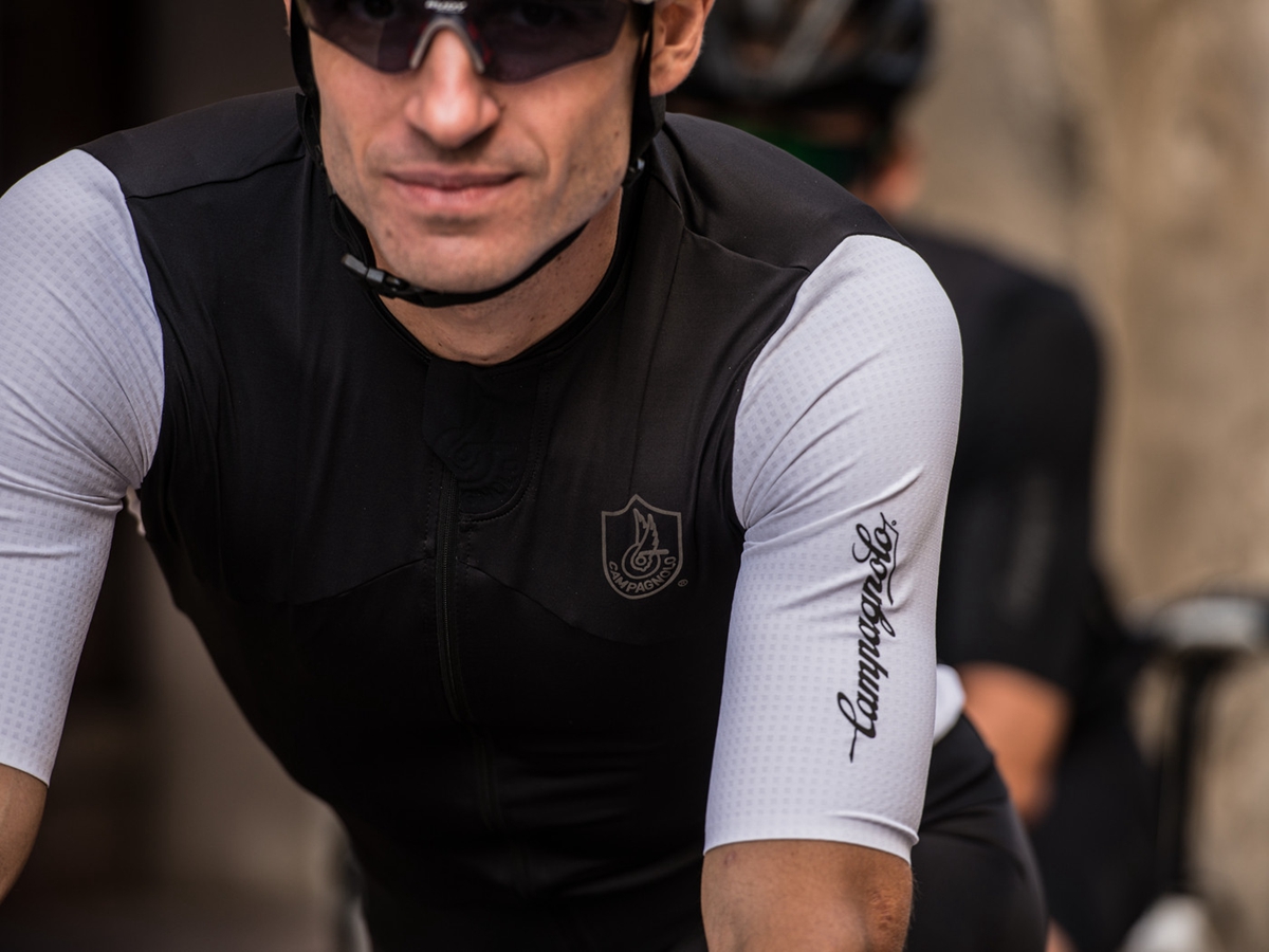 C-TECH_jersey_-_short_sleeve_BLACK_4.jpg