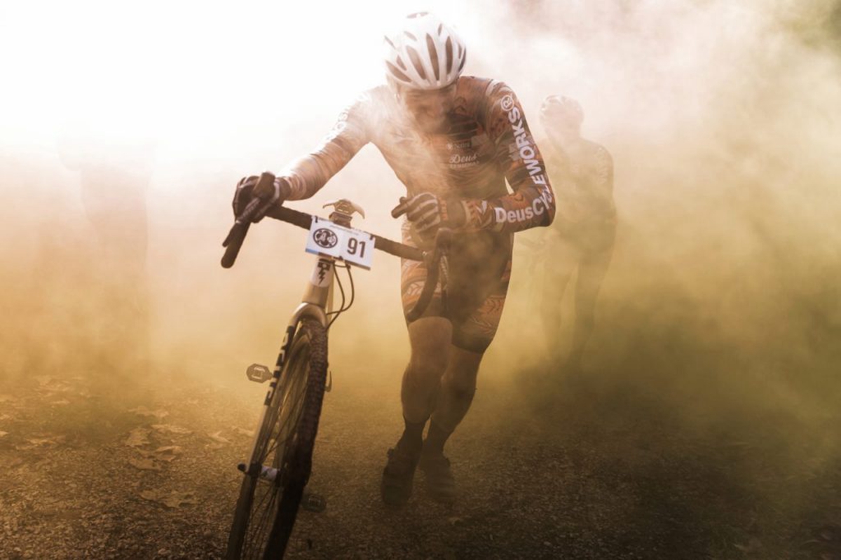 Emanuele-Barbaro-The-first-man-on-the-moon-with-bicycle.-Francesco-Dolfo-in-action-at-the-2017-Cyclocross-Singlespeed-World-Championship-i15.jpg