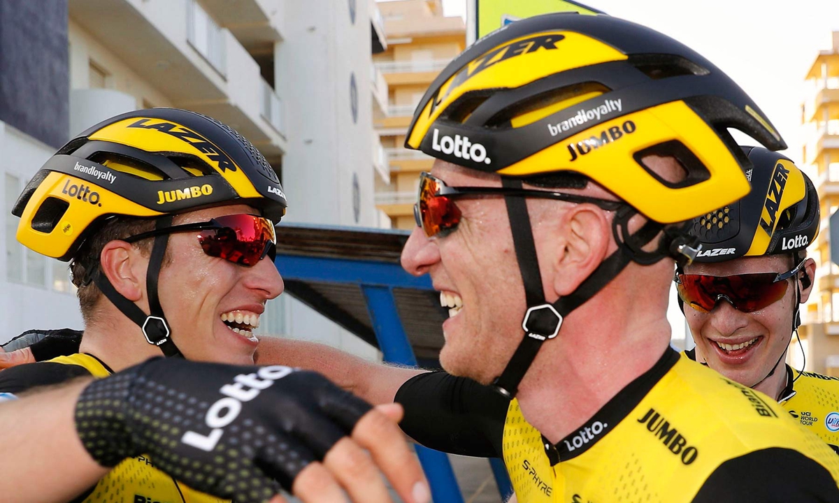 Shimano-S-Phyre-R_S-Phyre-X-cycling-sunglasses_LottoNL-Jumbo_photo-by-Cor-Vos_Van-Poppel-post-win.jpg