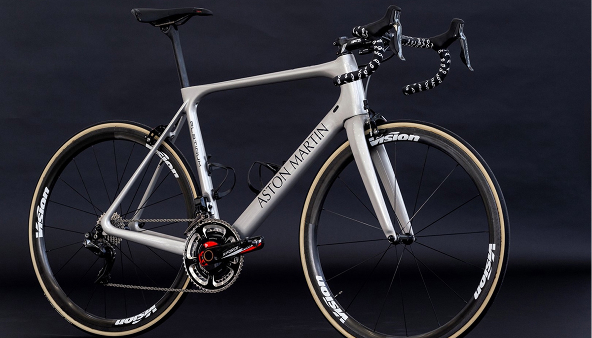 One-Pro-Aston-Martin-Storck.jpg