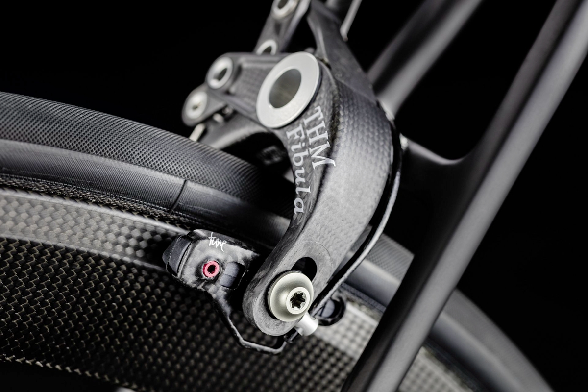 24-Ultimate-CF-EVO-10-SL_THM_Brakes_副本.jpg
