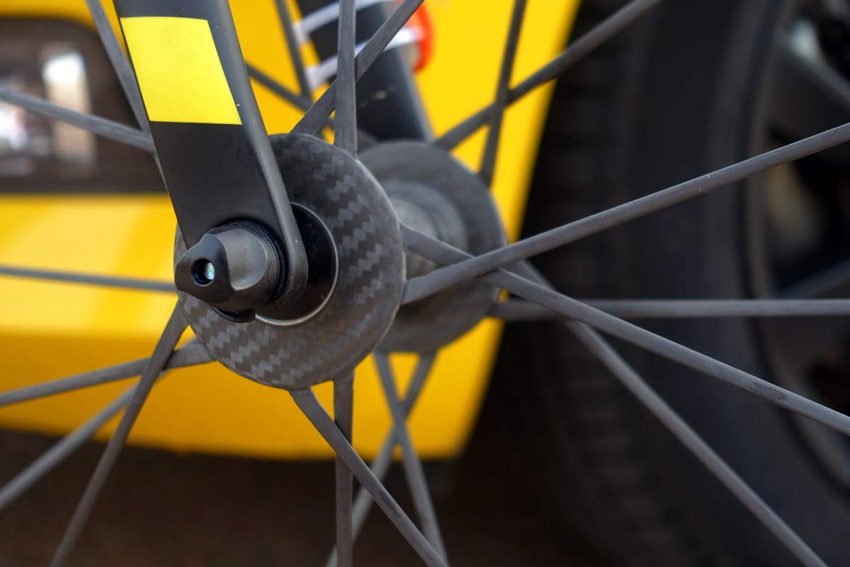 mavic-cosmic-ultimate-ust-hub-details-03.jpg