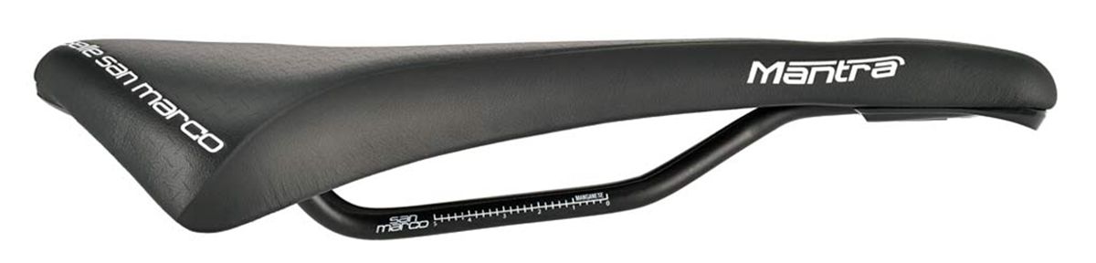 San-Marco-Mantra-Supercomfort_selle-San-Marco-extra-padded-flat-profile-road-saddle_Dynamic-side.jpg