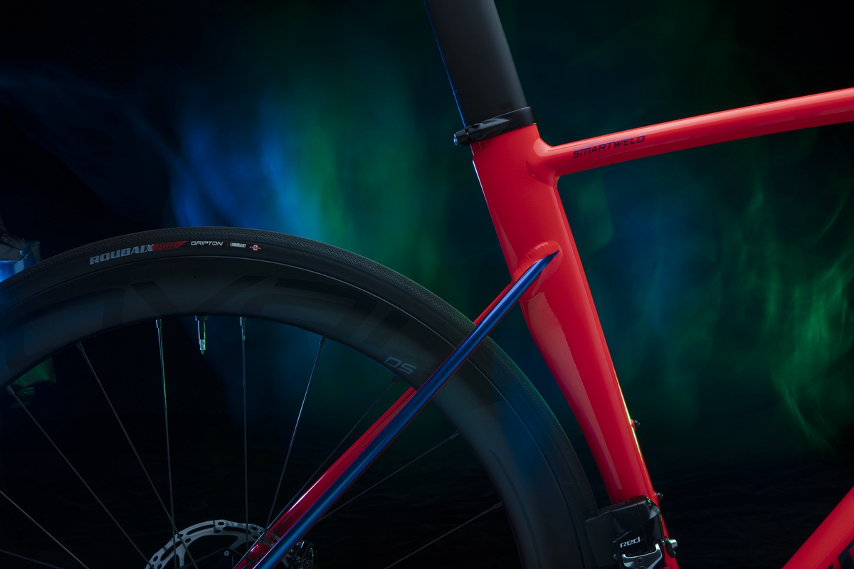 SPECIALIZED_Allez_9090-squashed.jpg