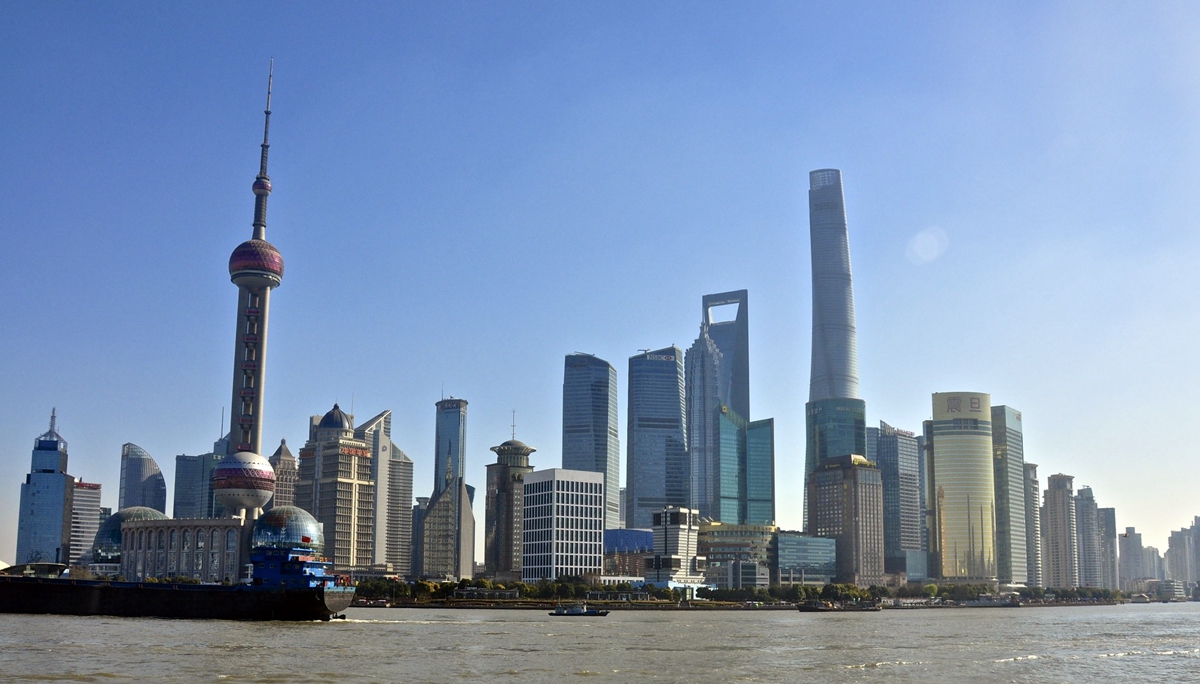 Shanghai_Skyline,_Dec2014.jpg