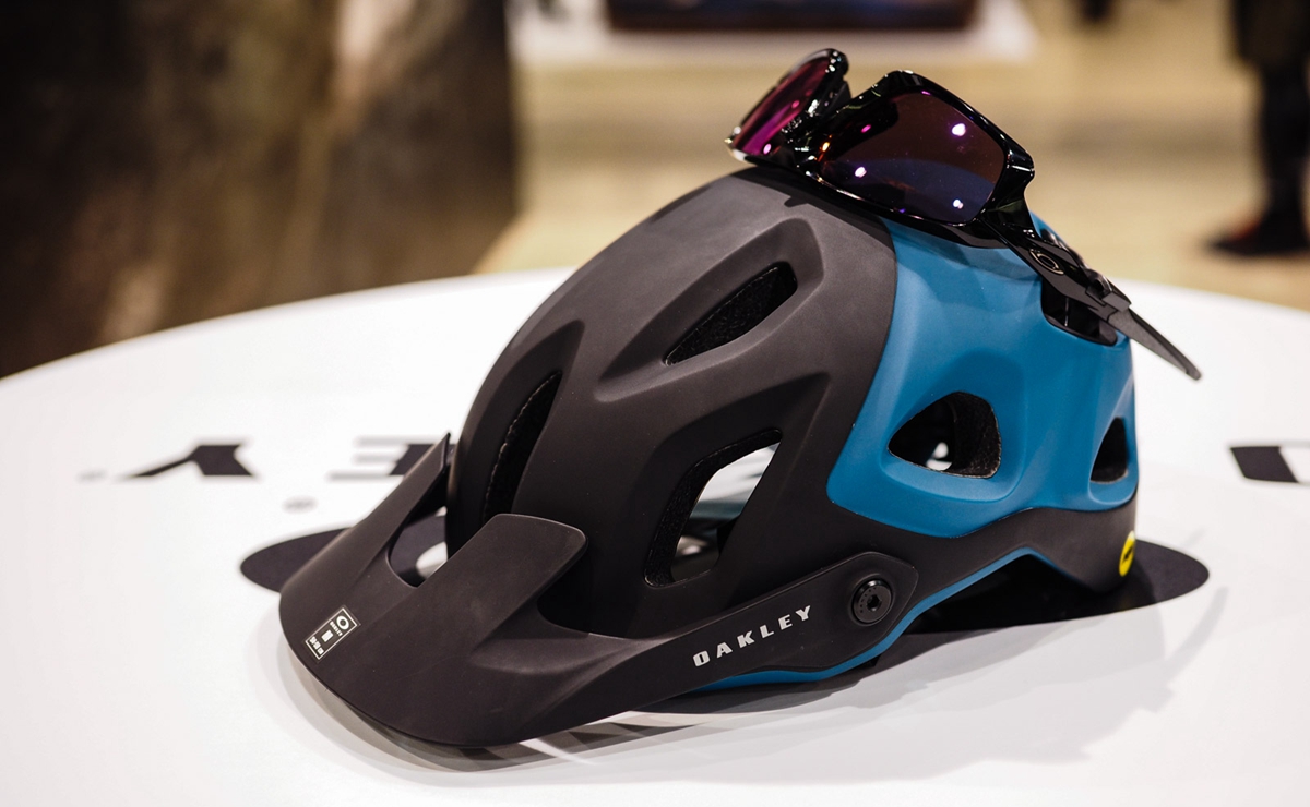 Interbike-2018-Oakley-1.jpg