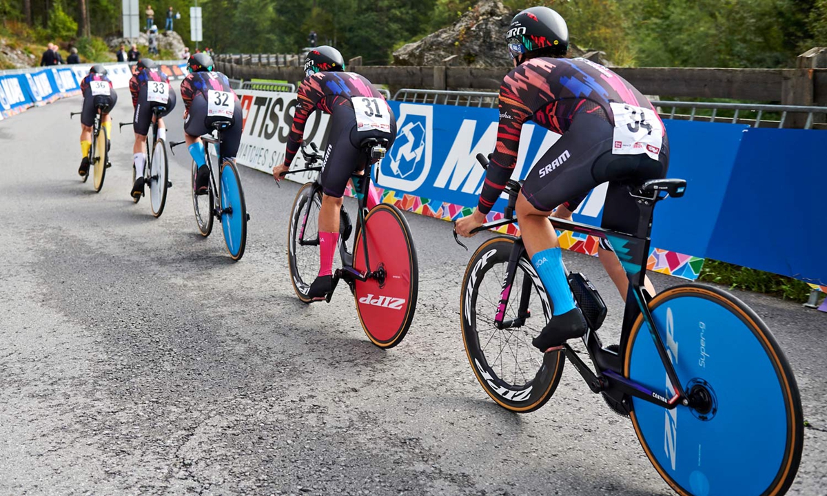 Zipp-30th-Anniversary-Super-9-Carbon-Clincher-Disc-wheel_white-CMYK_Canyon-SRAM-womens-team-racing_photo-by-Velofocus.jpg