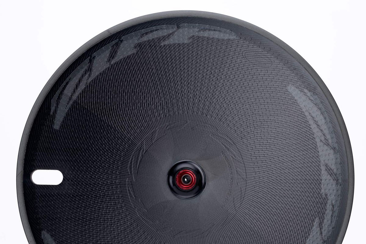 Zipp-30th-Anniversary-Super-9-Carbon-Clincher-Disc-wheel_black.jpg