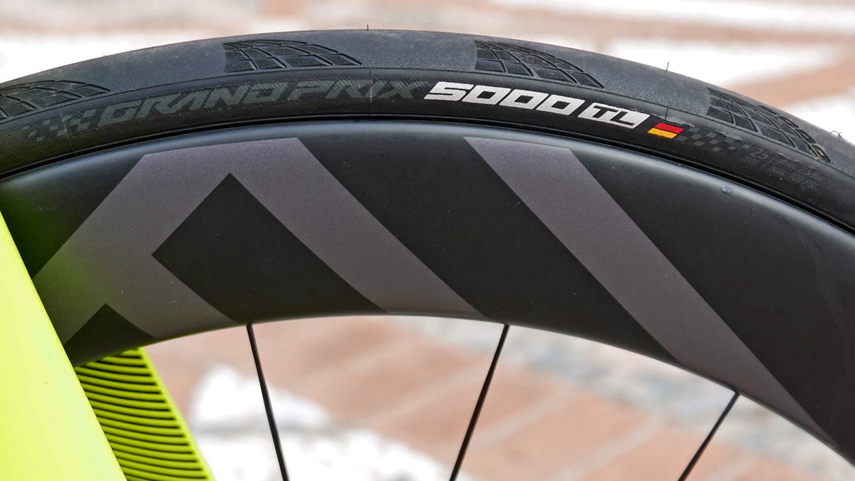 Continental-GP5000TL_Grand-Prix-GP-5000-TL_tubeless-road-all-around-performance-road-bike-tire_hot-stamp.jpg