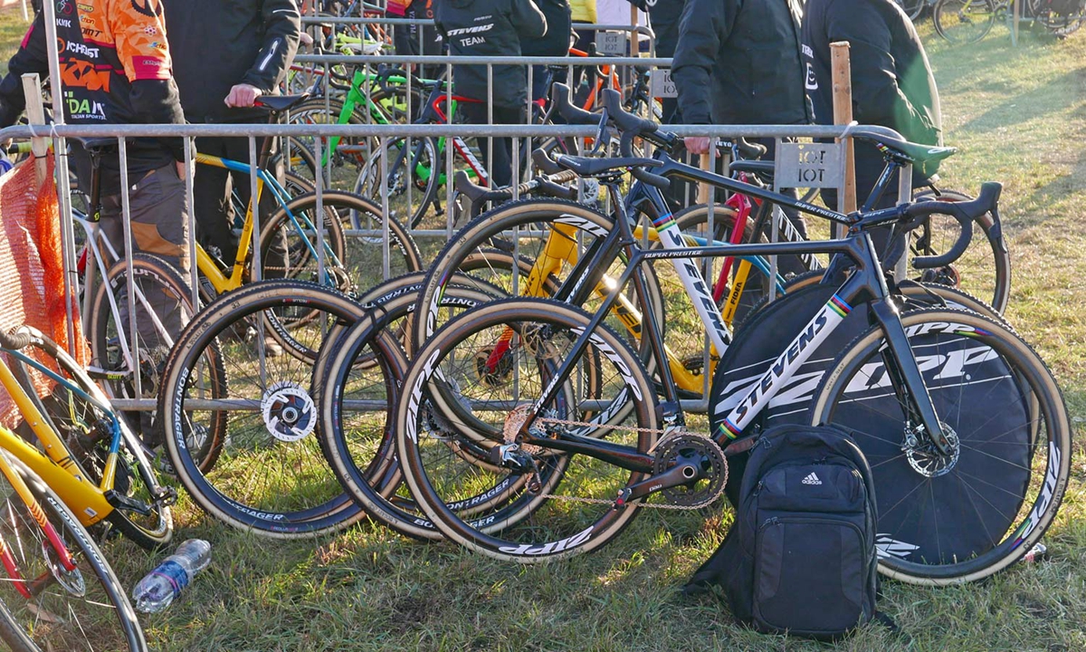 SRAM-Red-eTap-12-speed-CX-1x-prototype_Wout-van-Aert_Stevens-Super-Prestige-carbon-cylcocross-bike_UCICXWC-Tabor-World-Cup_depo-pit-bikes.jpg