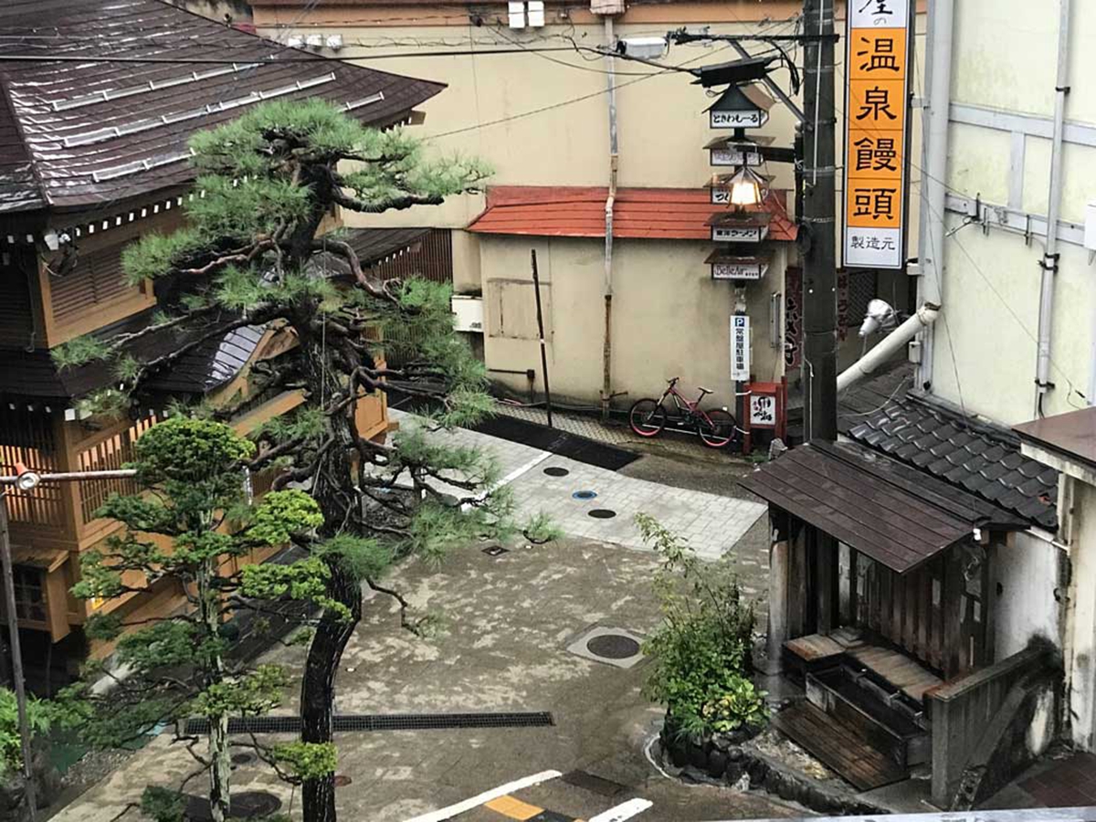 nozawaonsen-public-hot-springs-bath-houses.jpg