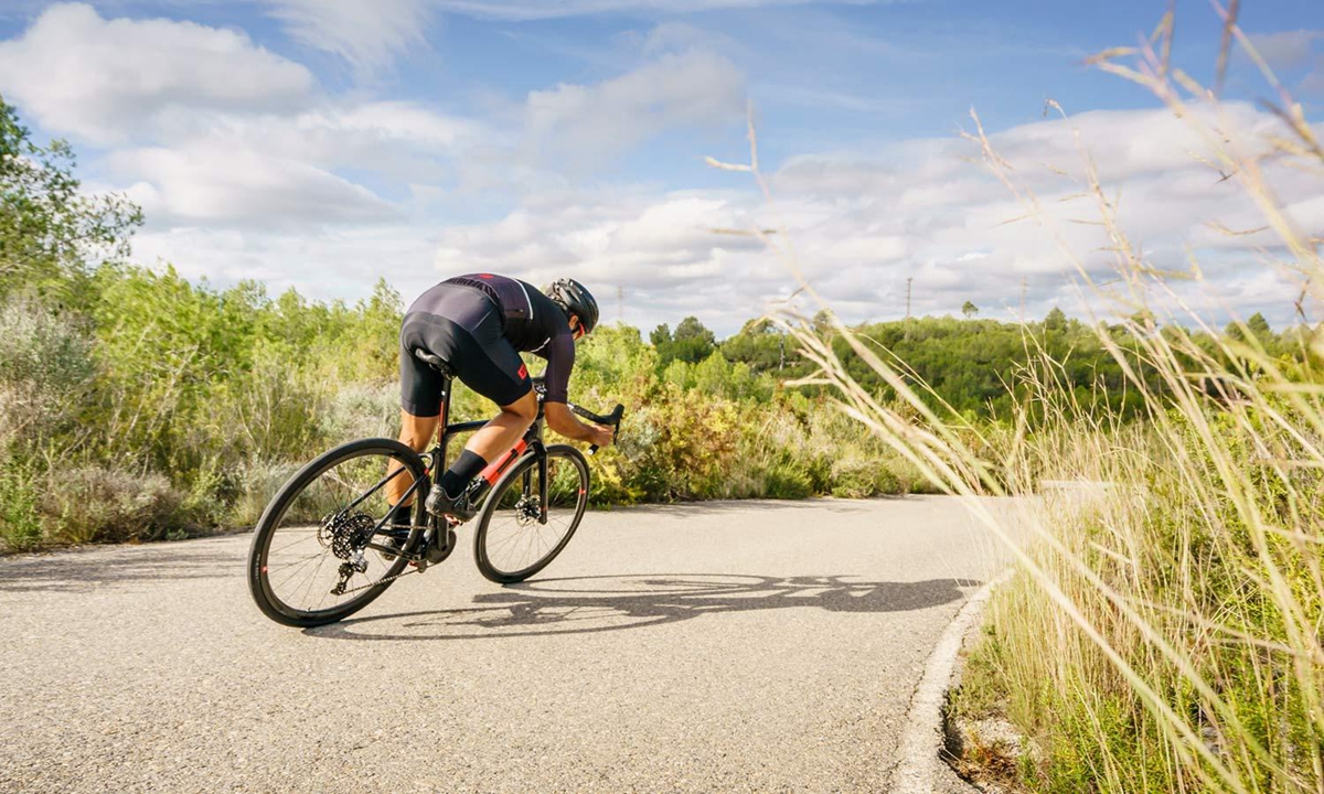 3T-Exploro-Speed_slick-tire-700c-carbon-1x-all-road-gravel-bikes_photo-by-Marc-Gasch_roads.jpg