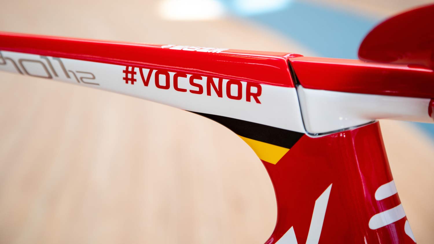 Victor-Campenaerts-Hour-Record_Ridley-Arena-TT_-custom-aero-track-bike_toptube.jpg