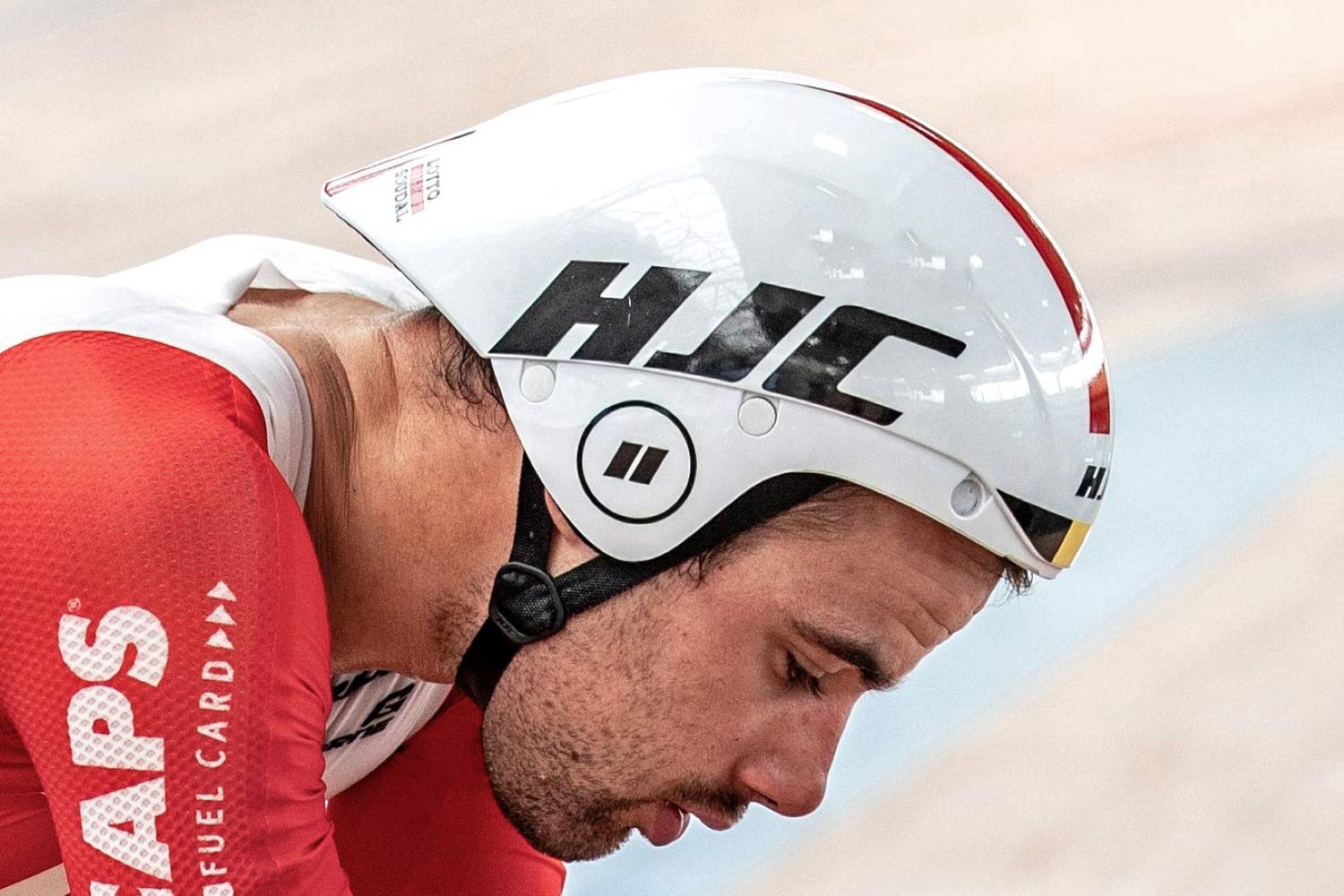 Victor-Campenaerts-Hour-Record_Ridley-Arena-TT_-custom-aero-track-bike_HJC-Adwatt-aero-helmet-without-visor.jpg