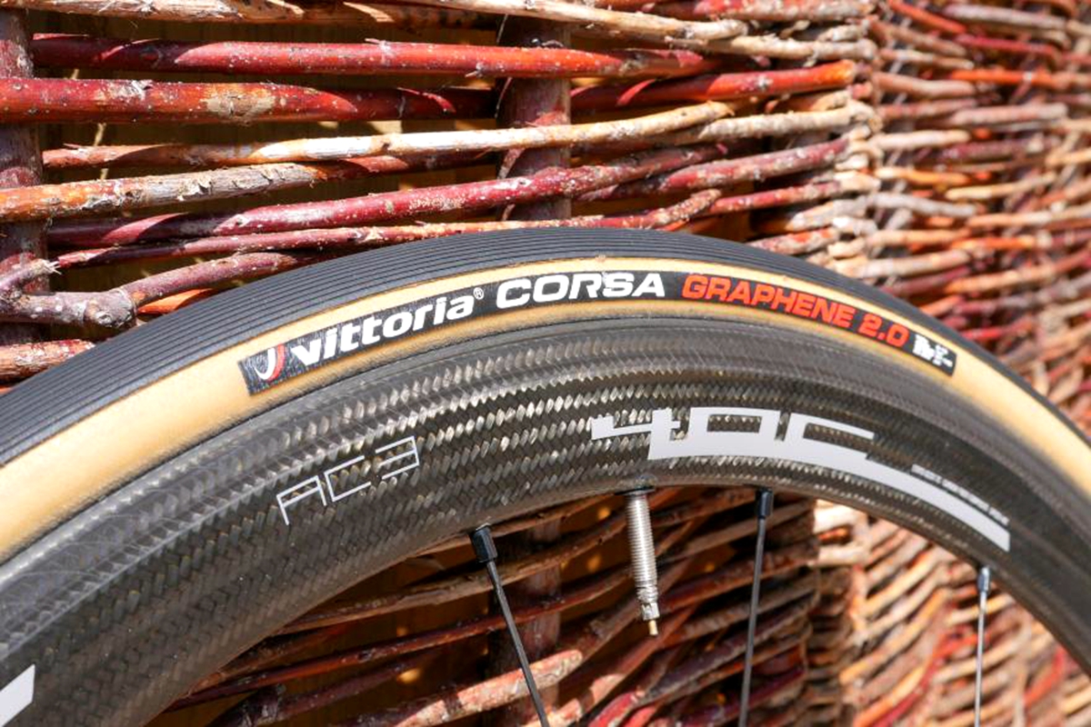 vittoria-corsa-g2.0-side.jpg