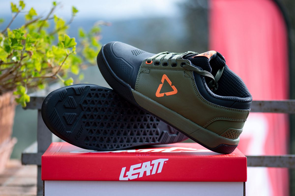 Leatt-shoes-DBX-3_1.jpg