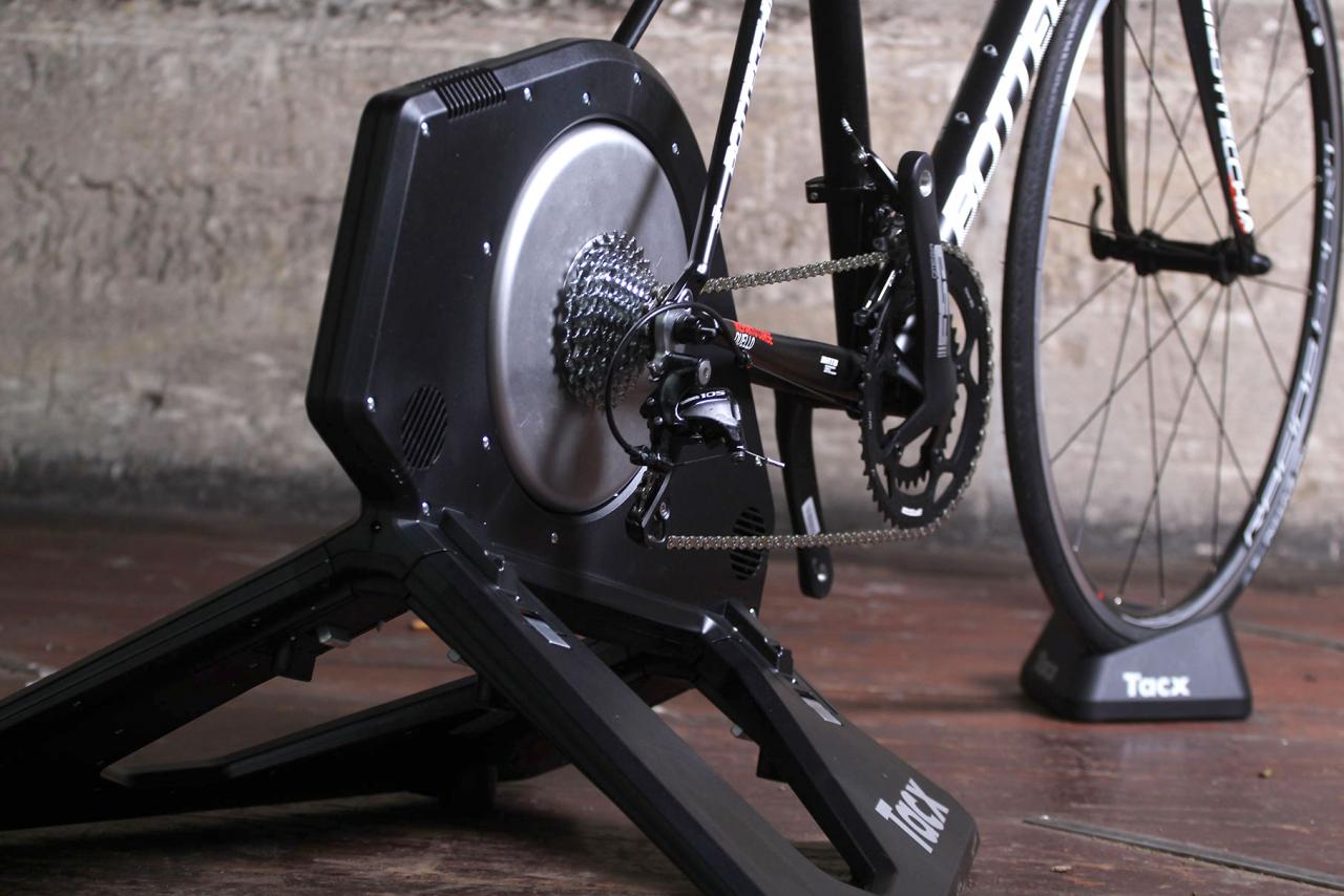 tacx-neo-smart-t2800-trainer-back.jpg