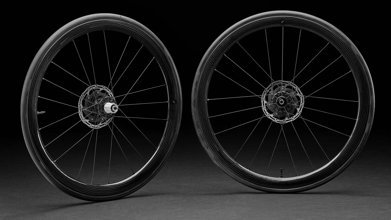 2021-Fulcrum-Speed-CMPTZN-40-55-DB-aero-carbon-road-wheels_55mm-40mm-aerodynamic-carbon-tubeless-disc-brake-road-bike-race-wheels_40mm-deep-pair.jpg