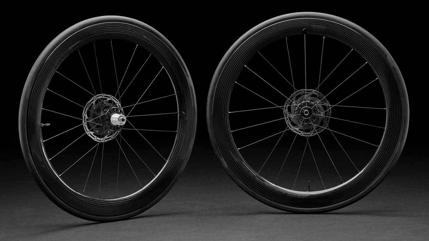 2021-Fulcrum-Speed-CMPTZN-40-55-DB-aero-carbon-road-wheels_55mm-40mm-aerodynamic-carbon-tubeless-disc-brake-road-bike-race-wheels_55mm-deep-pair.jpg