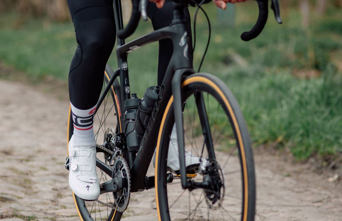 specialized-s-works-7-road-cycling-shoes-leg-warmers-and-sock-length.jpg