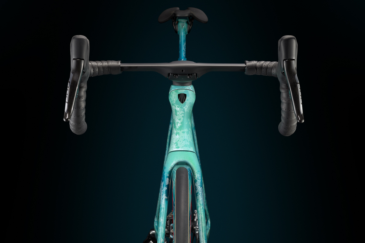 Madone_Seafoam_ICON_5.jpg