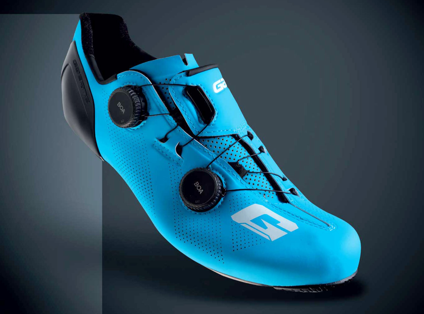 Gaerne-G.STL-road-shoes_top-tier-made-in-Italy-performance-carbon-road-race-bike-shoe_angled-top.jpg