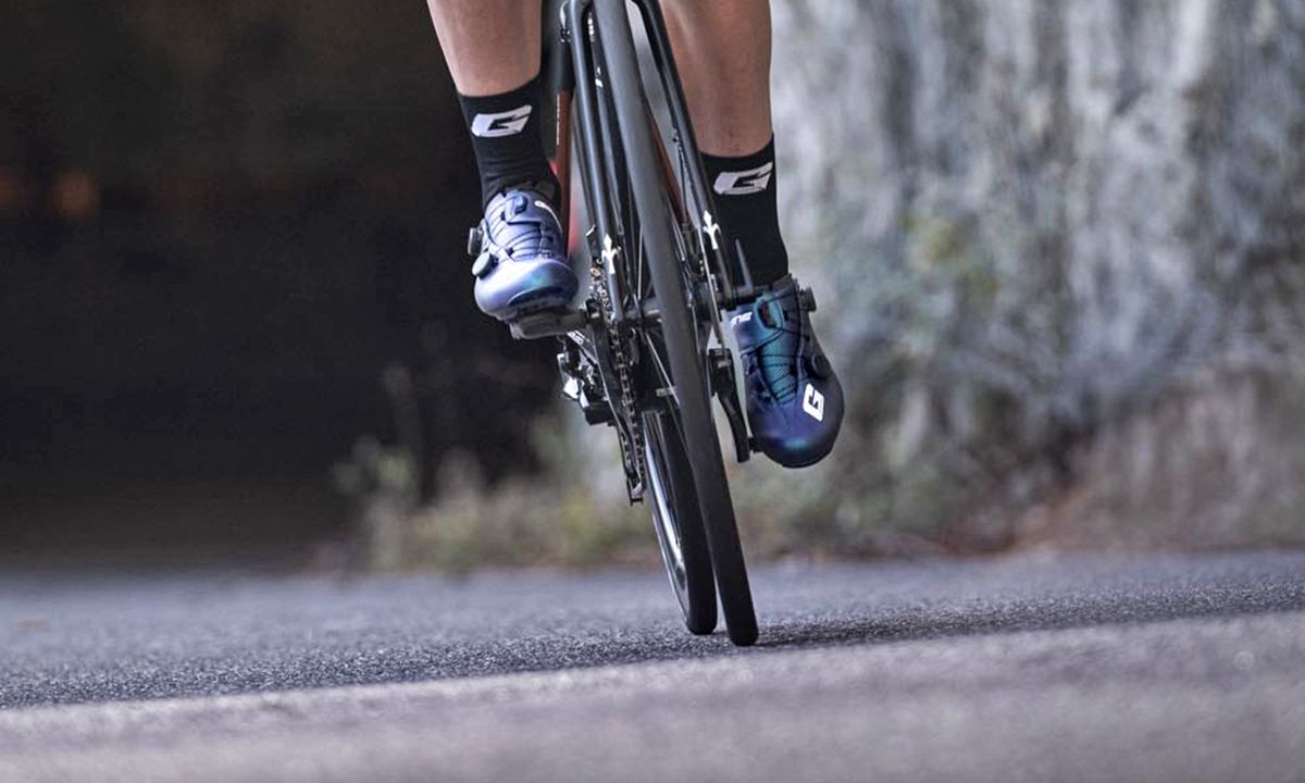 Gaerne-G.STL-road-shoes_top-tier-made-in-Italy-performance-carbon-road-race-bike-shoe_riding.jpg