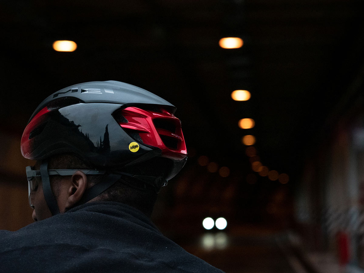 气动升级通风效率升级——MET Manta MIPS气动公路头盔- 产品- 骑行家