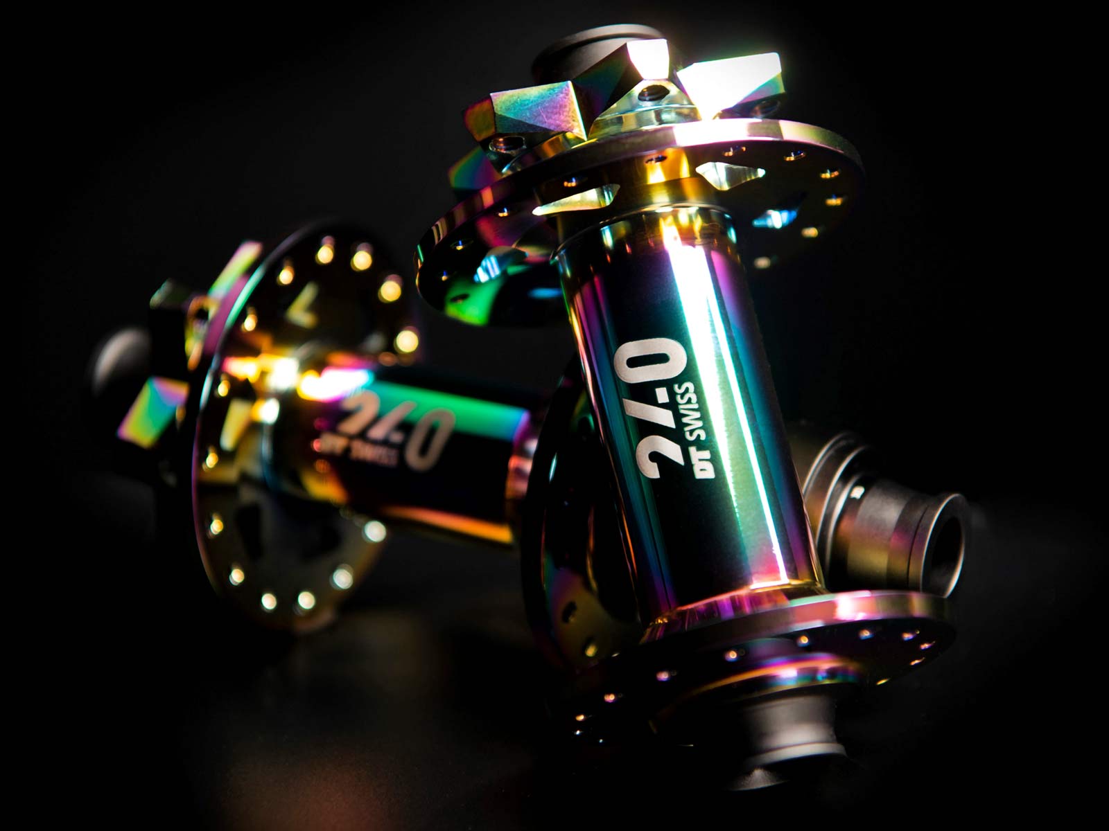 DT-Swiss-240-Oil-Slick-Limited-edition-mountain-bike-hubs_240-EXP-Classic-MTB-rainbow-hubset.jpg