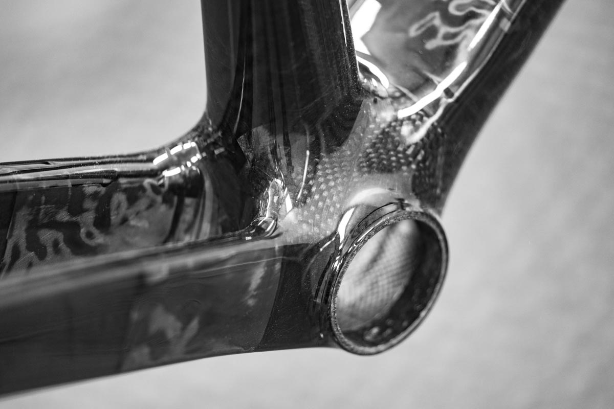 ENVE-Custom-Road-race-all-road-bike-made-in-the-US-carbon-fiber-58.jpg