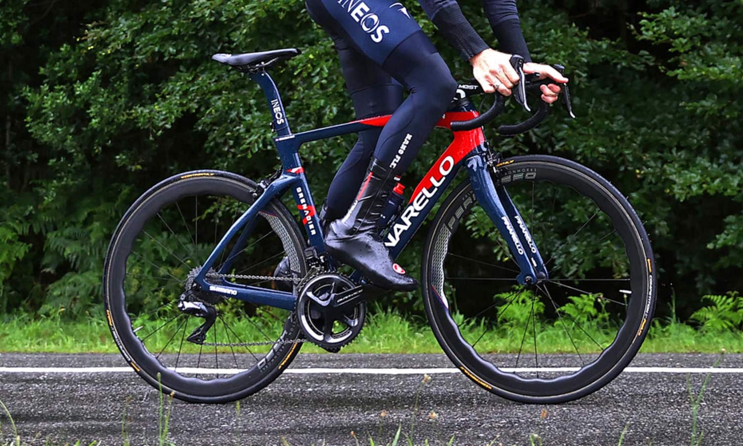 Princeton-CarbonWorks-Peak-4550-Launch-Edition-lightweight-carbon-aero-road-wheels_Team-INEOS-Grenadiers-Tour-de-France-tubular_wet-training.jpg