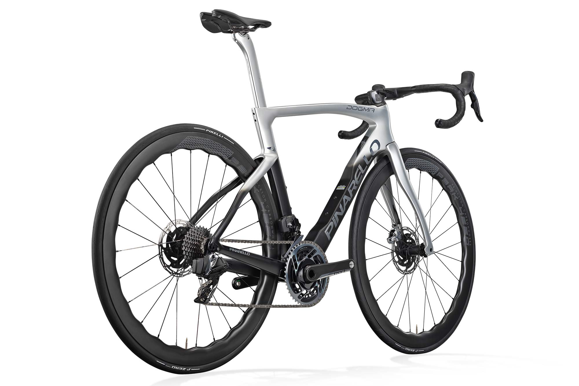 Princeton-CarbonWorks-Peak-4550-Launch-Edition-lightweight-carbon-aero-road-wheels_Pinarello-Dogma-F-complete.jpg