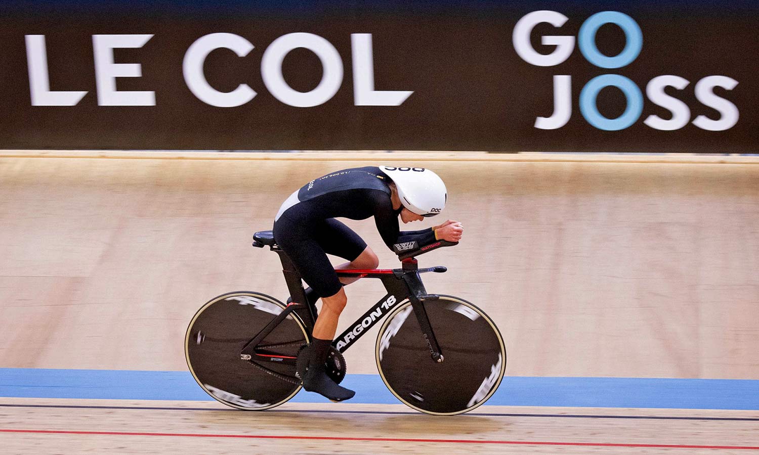 Joss-Lowden-Womens-Hour-Record-48405m-LeCol-Argon-18-Electron-Pro-custom-track-bike_look-down.jpg