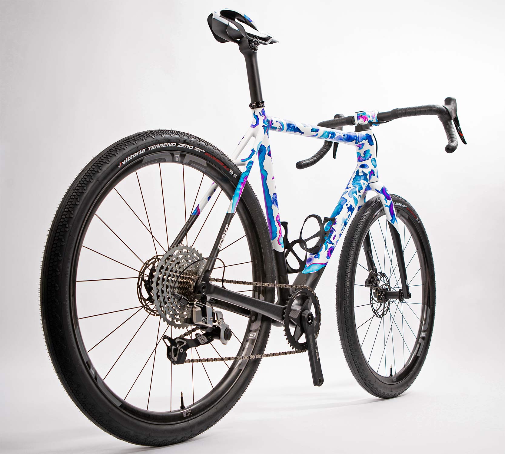 Festka-Scout-Ondrash-Kasparek-custom-artist-series-collab-carbon-gravel-bike_photo-by-Tom-Hnida_angled-rear.jpg