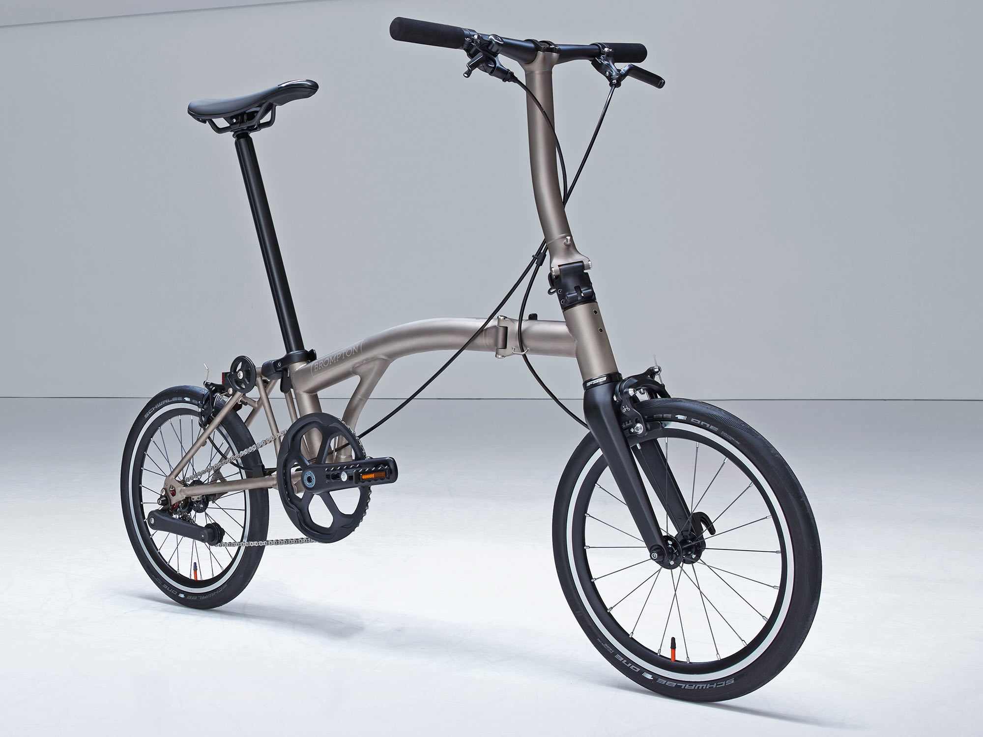 Brompton-T-Line-ultralight-titanium-folding-commuter-bike_complete.jpg