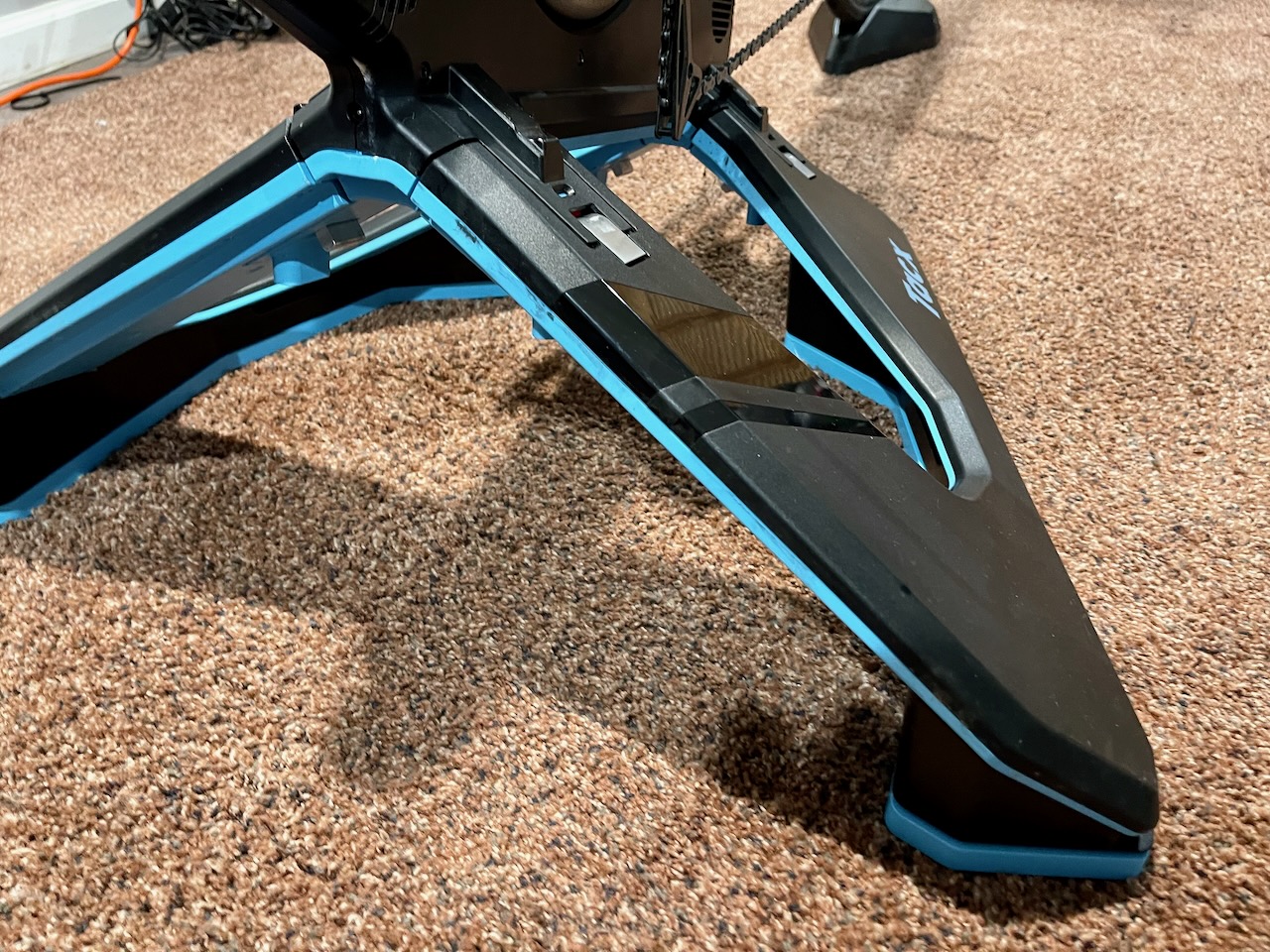 TACX-NEO-Motion-Plates-rear-of-trainer-.jpeg