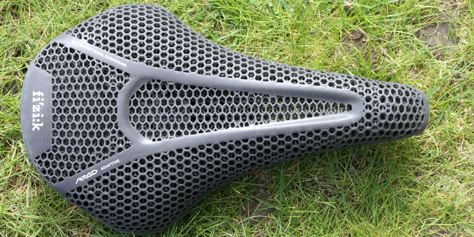 190克！Fizik推出Argo Adaptive碳纤维3D打印分区缓冲座垫